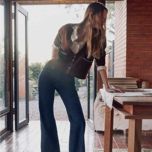 Everlane Brown V-Neck Cardigan with Contrast Trim - Picture 4 of 11